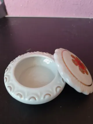 Elegante joyero de porcelana diseño floral