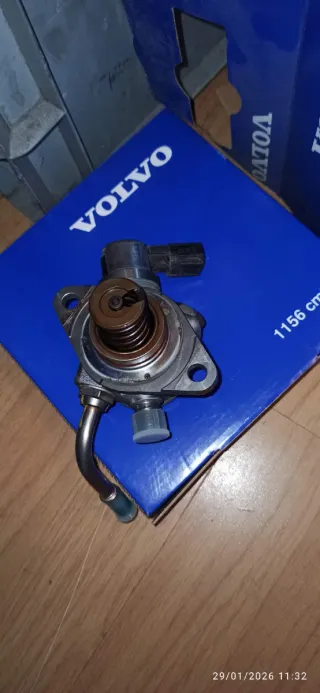 Bomba de gasolina motor Volvo B4204T