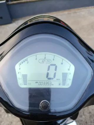 Ciclomotor Mitt 50cc Negro y Beige