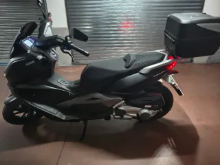 Keeway Vieste 300 Maxi Scooter Negra/Gris