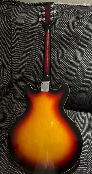 Guitarra Eléctrica Semi-Acoustic