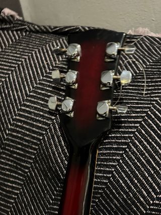 Guitarra Eléctrica Semi-Acoustic