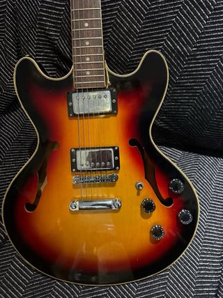 Guitarra Eléctrica Semi-Acoustic