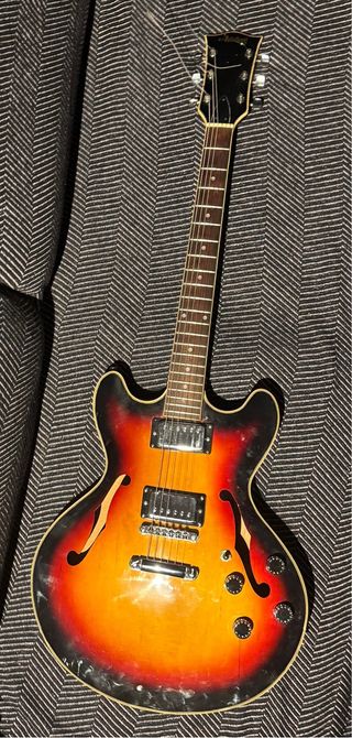 Guitarra Eléctrica Semi-Acoustic