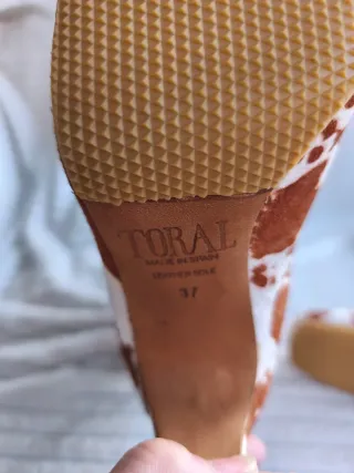 Botines piel vacuno estampado