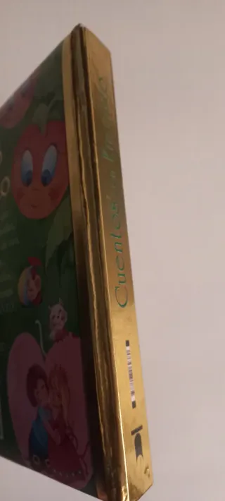 Cuentos con encanto (Fábulas de Oro) (Spanish E...