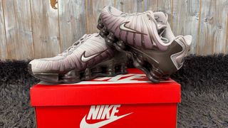 Nike Shox TL Marrón Rosa