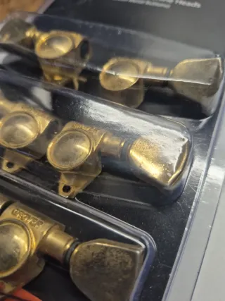 Clavijeros Gibson PMMH-025 Dorados