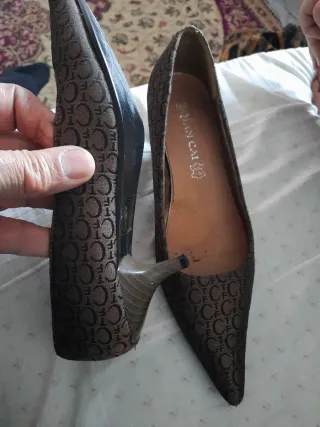 Zapatos de tacón QIAN CAI talla 39