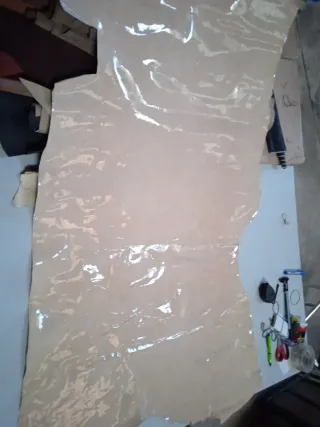 Piel Genuine Charol Caffir Bone. 30€.