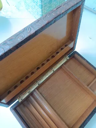 Scatola per sigari in pelle sbalzata, anni '70