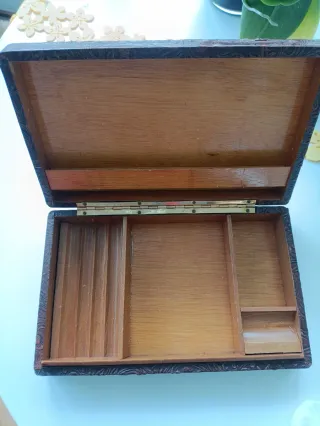 Scatola per sigari in pelle sbalzata, anni '70