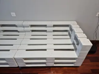 Sofá de Palets Blanco con ruedas