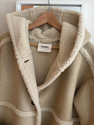 Abrigo borreguillo con capucha