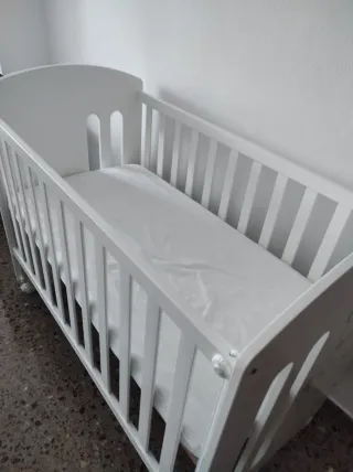 Cuna blanca con osito sweet bear