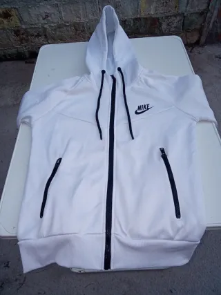 Conjunto Nike Tech Fleece Amarillo