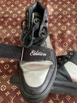 GUCCI ZAPATILLAS NEGRAS Y PLATAEADO
