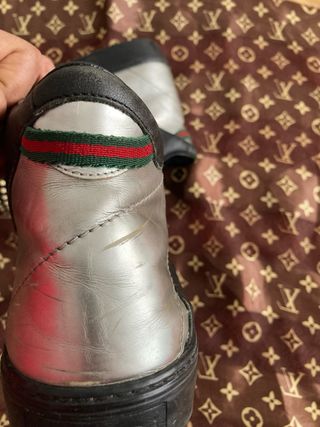 GUCCI ZAPATILLAS NEGRAS Y PLATAEADO