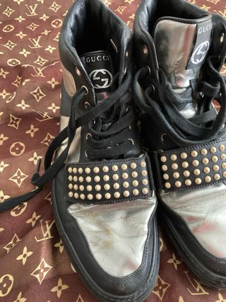 GUCCI ZAPATILLAS NEGRAS Y PLATAEADO