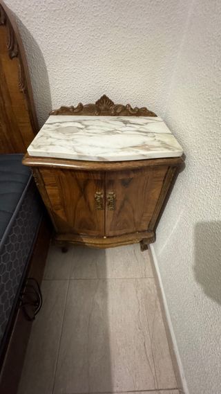 Dormitorio antiguo completo