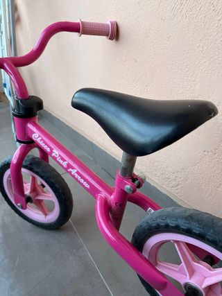 Bici de equilibrio rosa Chicco