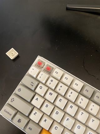 Teclado Mecánico Cherry Pink Blanco/Amarillo