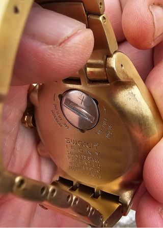 Reloj Swatch Irony Chrono XL Dorado