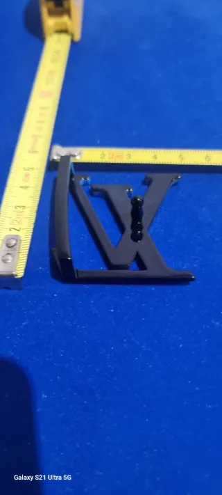 Hebilla Louis Vuitton Azul y Negra