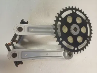 Pedaliera Shimano Nexus con pedali