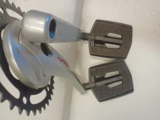 Pedaliera Shimano Nexus con pedali