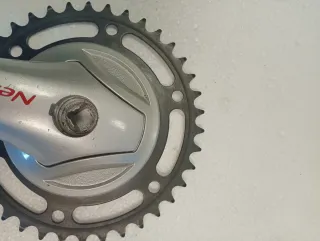Pedaliera Shimano Nexus con pedali