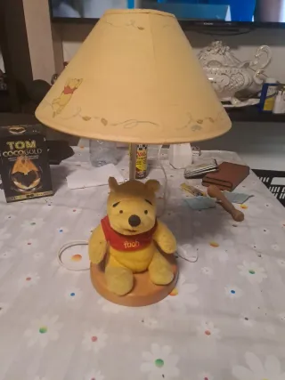 Lámpara Winnie Pooh y  regalo dos  alfombra