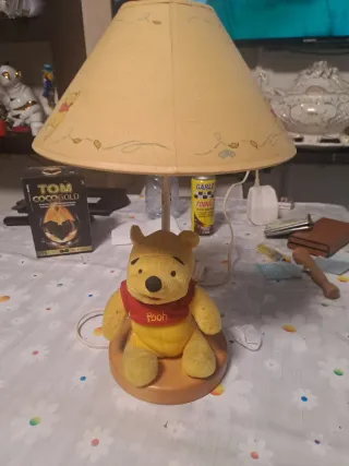 Lámpara Winnie Pooh y  regalo dos  alfombra