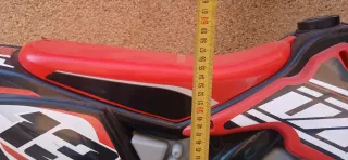 Moto a batería infantil estilo motocross