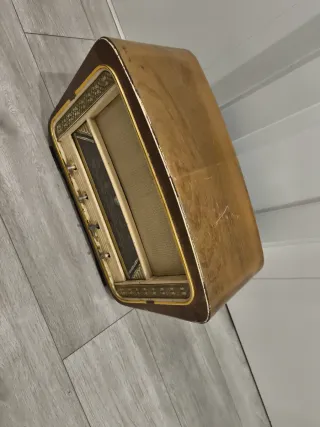 Radio Maite Modelo 355-A Beige/Marrón