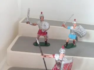 7 Figuras Soldados Romanos Plástico Repintadas