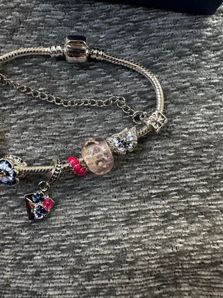 Pulsera estilo Pandora con charms
