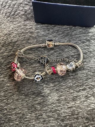 Pulsera estilo Pandora con charms