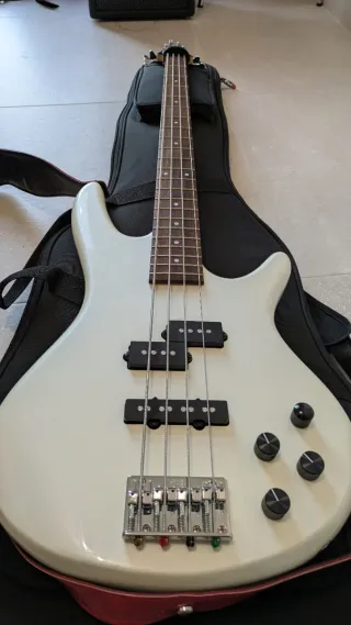 Bajo Eléctrico Ibanez GSR200 Blanco