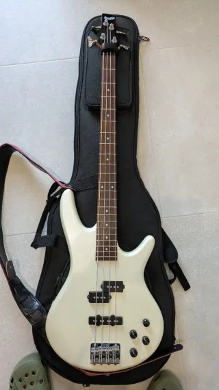 Bajo Eléctrico Ibanez GSR200 Blanco