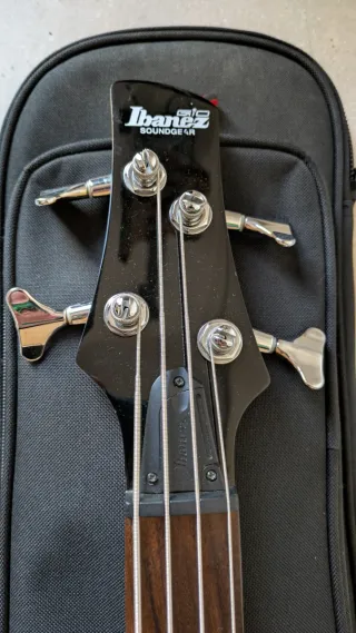 Bajo Eléctrico Ibanez GSR200 Blanco