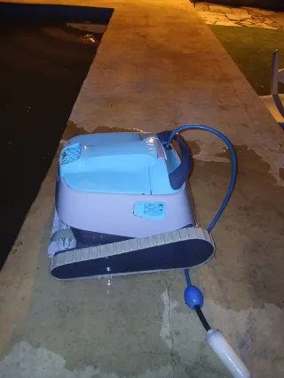 Robot Limpia Piscinas Dolphin Seamaster INT