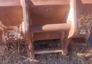 4 cazos y enganche hidráulico