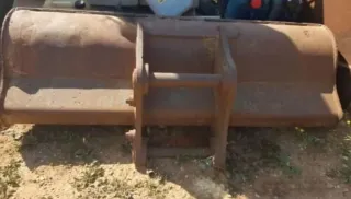 4 cazos y enganche hidráulico