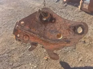 4 cazos y enganche hidráulico