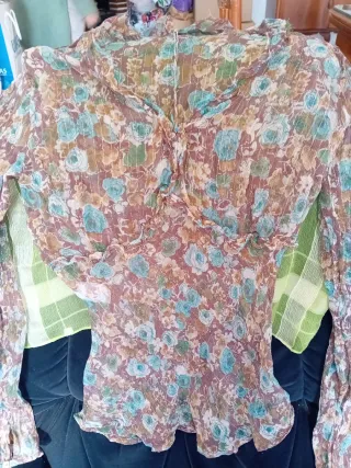 Blusa y Top estampado floral