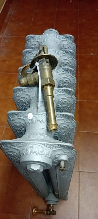 Radiador antiguo de hierro fundido