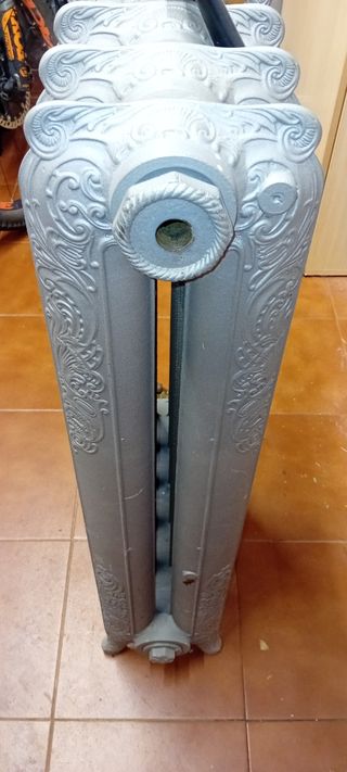 Radiador antiguo de hierro fundido
