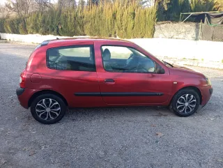 Renault Clio 2003