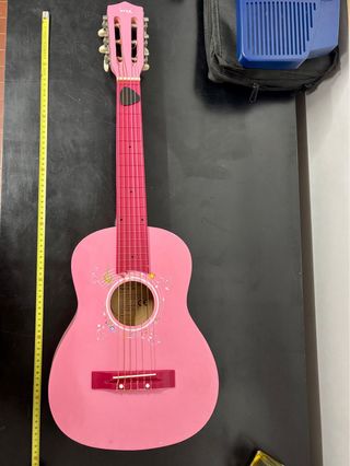 Chitarra rosa per bambini